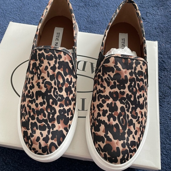 Steve Madden Leopard Slip On - Picture 2 of 5
